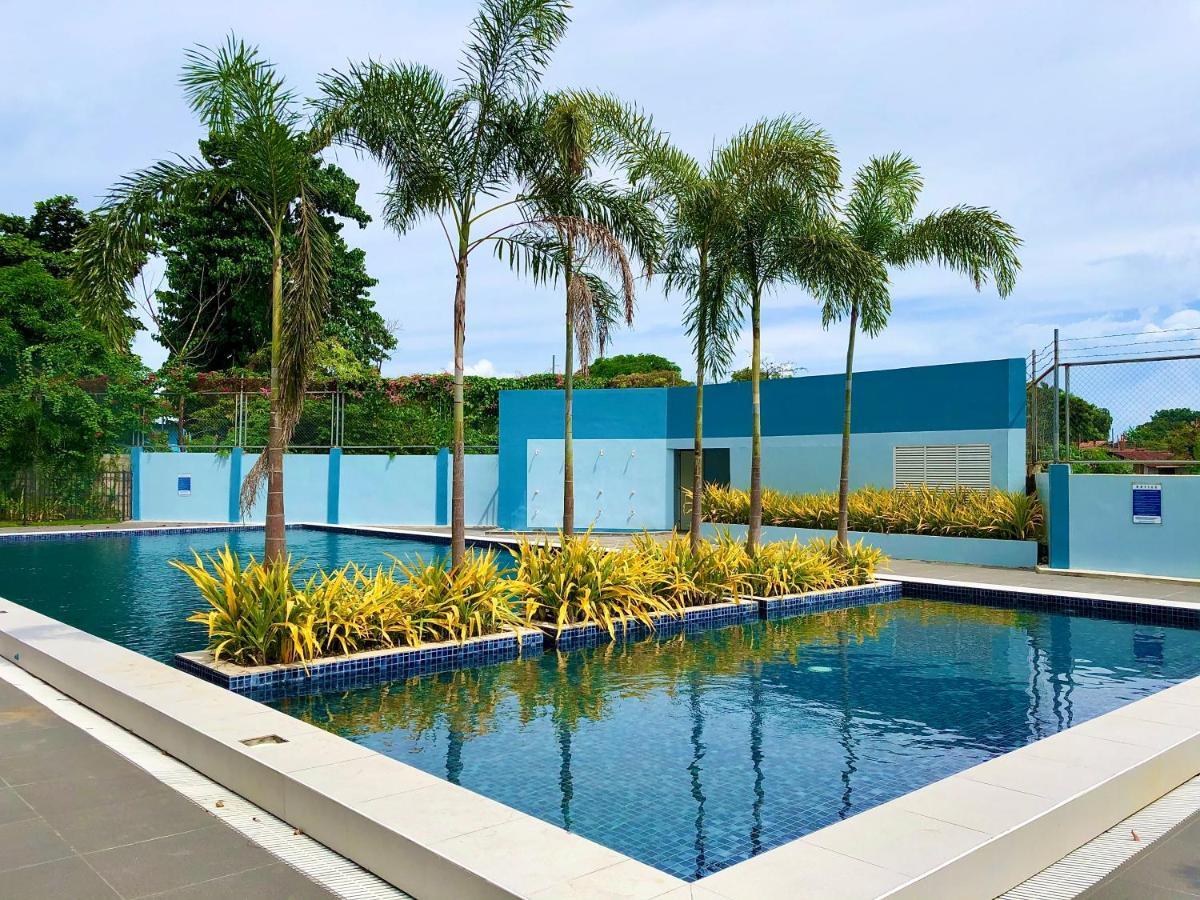Condo W/ Balcony Near Mactan International Airport Мактан Екстериор снимка