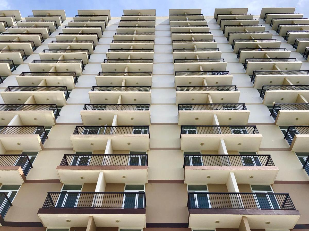 Condo W/ Balcony Near Mactan International Airport Мактан Екстериор снимка