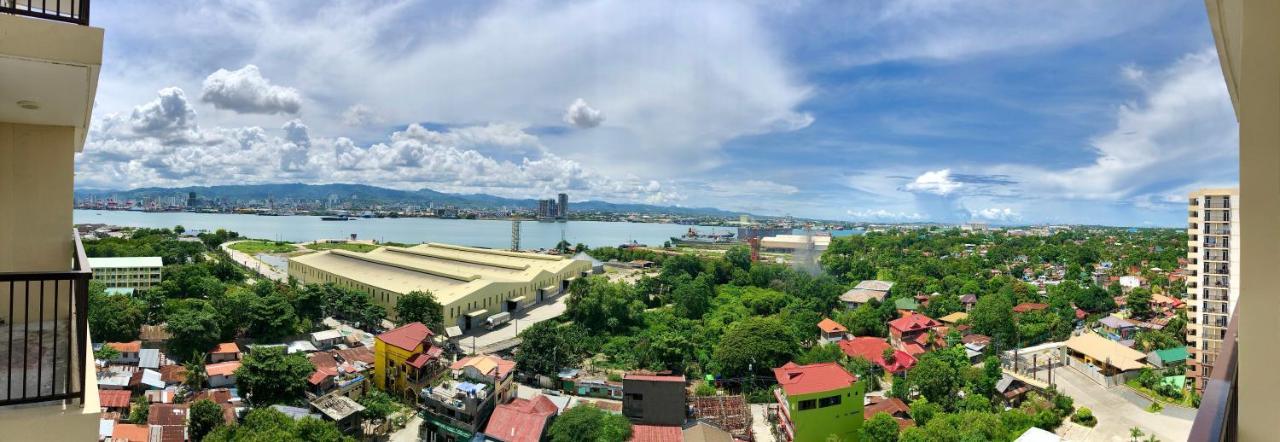 Condo W/ Balcony Near Mactan International Airport Мактан Екстериор снимка