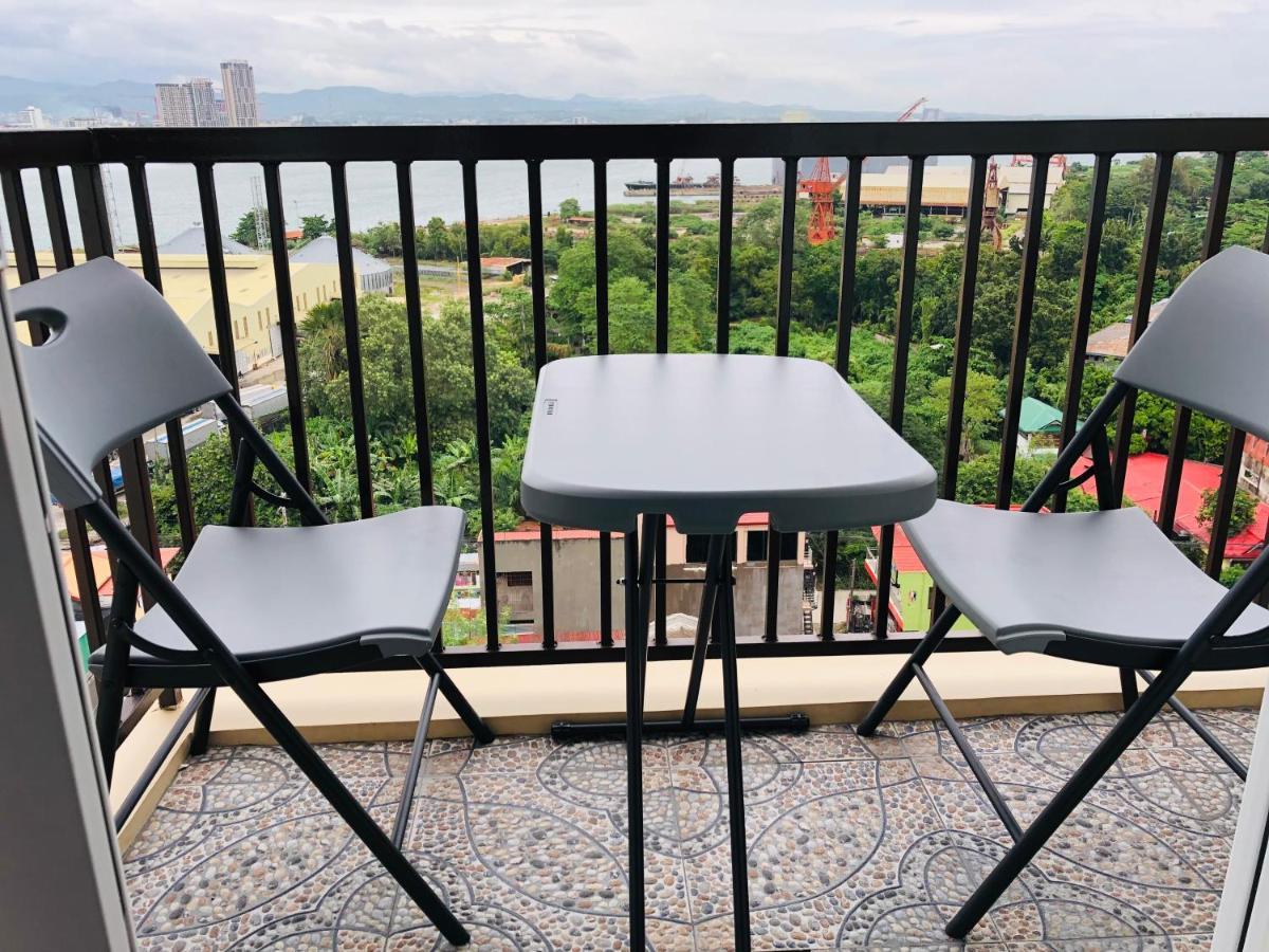 Condo W/ Balcony Near Mactan International Airport Мактан Екстериор снимка